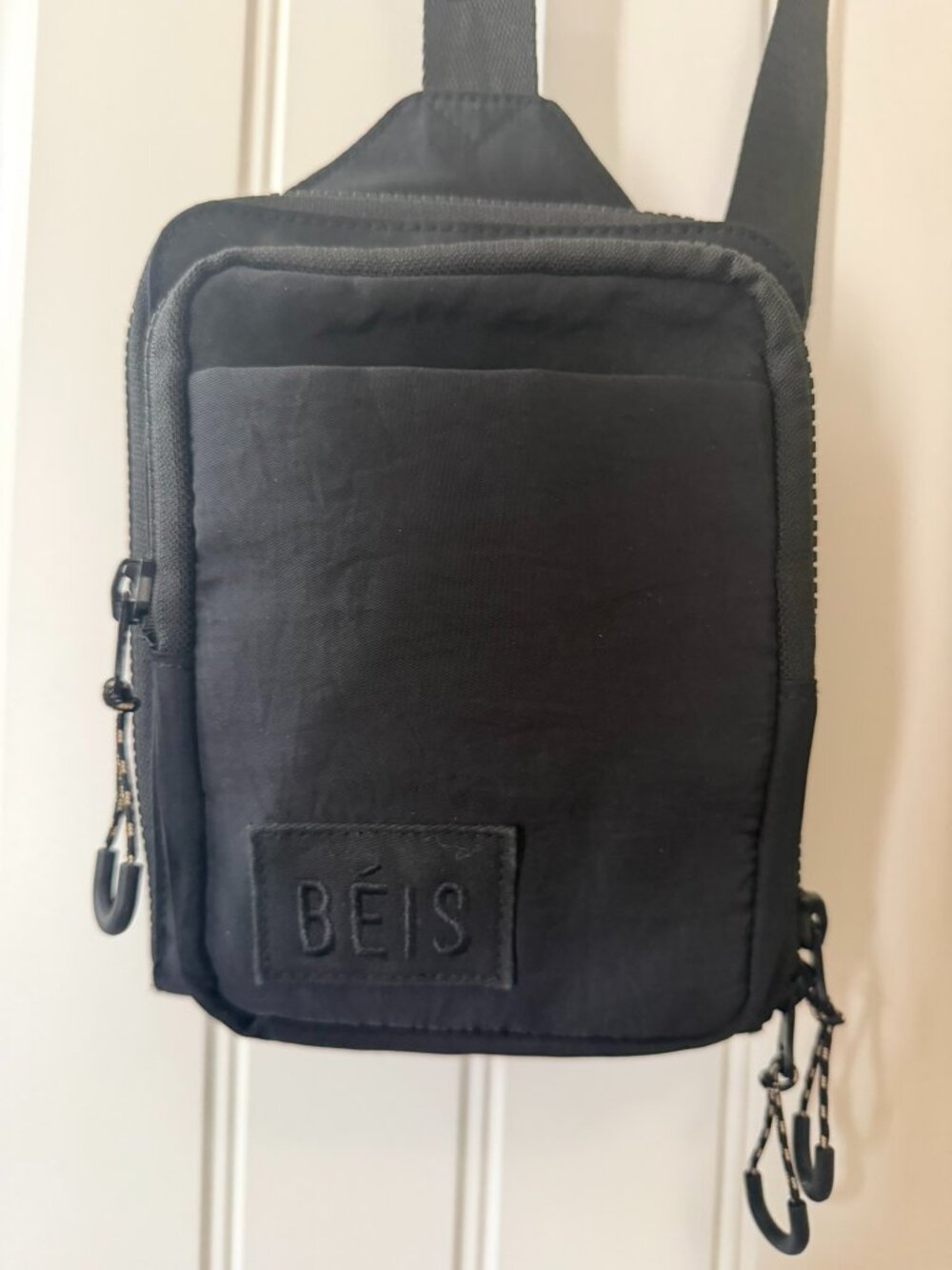 BÉIS The Sport Sling Black Crossbody Bag